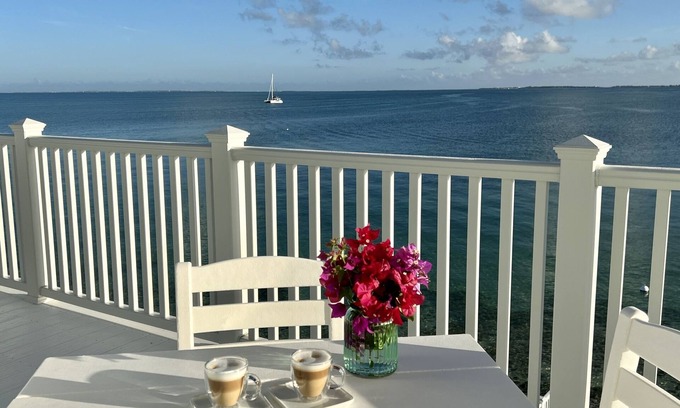 Lubbers Quarters Cay Villa | Beautiful Oceanfront Villa with Pool & Spa Amenities
