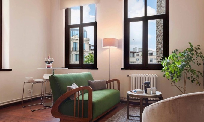 Asmali Mescit Apartment | Prime Location with Ocean View Near Galata Tower