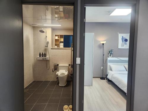 Jung-gu Apartment | New Family-Friendly Residence with Pet Amenities Awaiting You