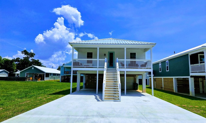 Gulfport House | Brand New Spacious 5BR, 4BA house Built Aug 25, 85 in TV, GameRoom, New Special
