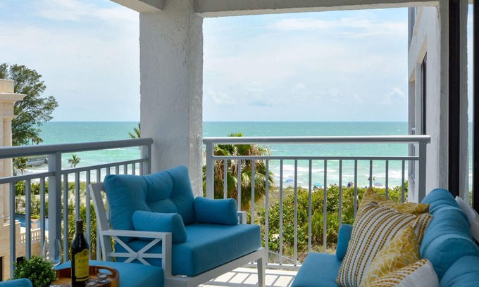 Siesta Key Condo | New Escape Steps from Siesta Key Beach with Ocean Views