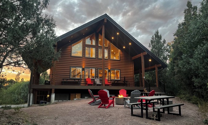 Ashton Cabin | Beautiful Teton View Cabin with Wi-Fi & Pool Access