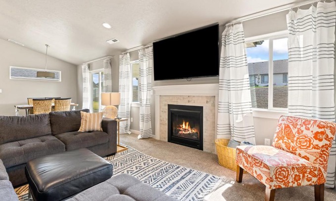 Caldwell House | New Valley View Caldwell Home: Pet-Friendly & Family Ready