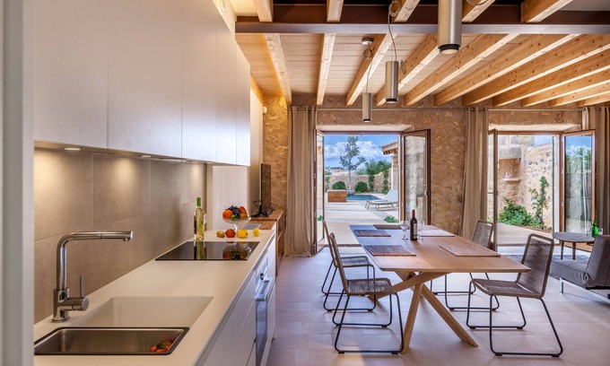 Consell House | Perfect Family Getaway with Oceanfront Views & Spa Access