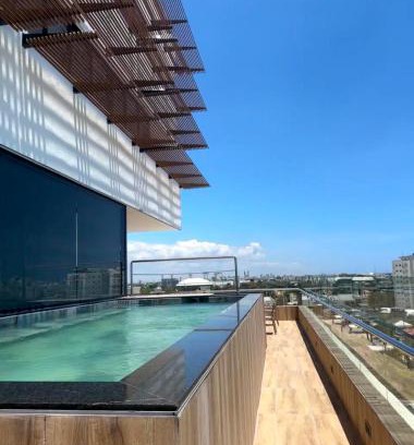 Viejo Arroyo Hondo Apartment | Indulge in a Private Jacuzzi at Our New 4-Star Retreat