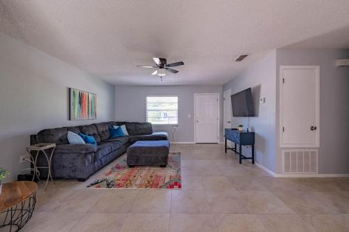 Orlando House | Newly Renovated Vacation House Near UCF - Pet Friendly!