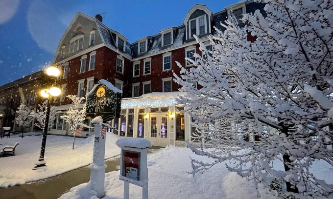 Brandon Hotel | Brandon Inn: Top-Rated Getaway with Pool and Spa Amenities