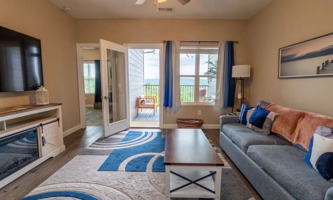 Branson Condo | Branson Fun Zone | Dog-Friendly Games Pool