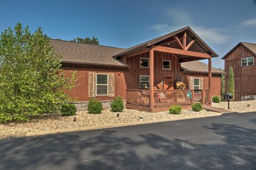 Reeds Spring House | Family-Friendly Branson West Cabin with Pool and Golf Access