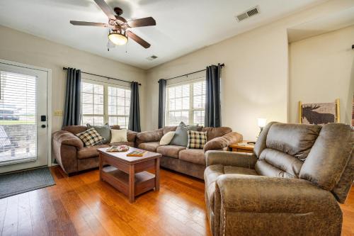 Branson West Apartment | Pet-Friendly Branson West Vacation Rental with Pool Access