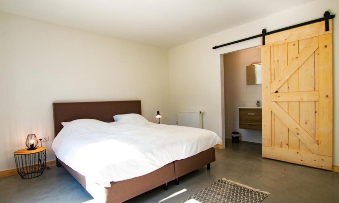 Nuth Bed & Breakfast | Cozy Brasserie/B&B De Pletsmolen with Family-Friendly Dining