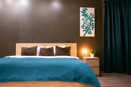 Ciekurkalns Apartment | Guest Rated 9.5: Family-Friendly Brassy Apartment Escape