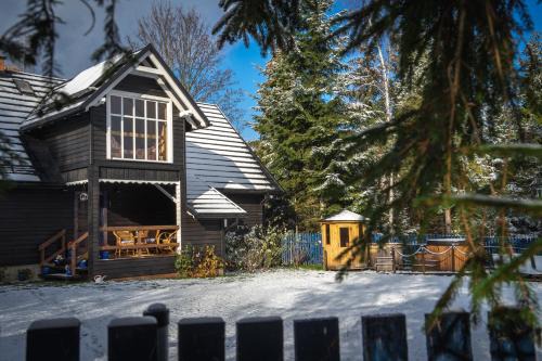 Binczarowa House | Bratkowa Chata: Guest Rated 9.9 with Oceanfront Amenities