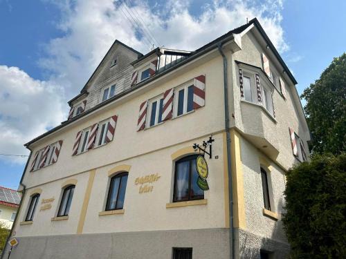 Giengen an der Brenz Hotel | Discover Brauereigasthof Schlüsselkeller: Pet-Friendly Stay