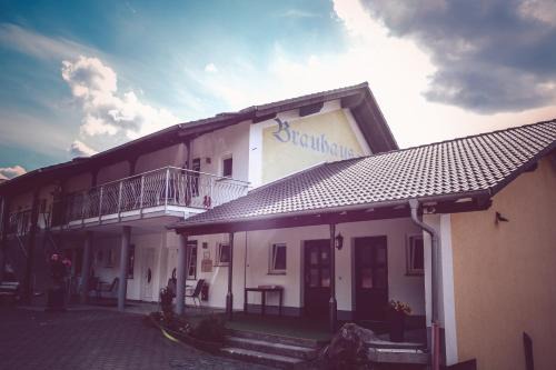 Braunfels House | Inviting Stay at Brauhaus Obermühle with Family Amenities