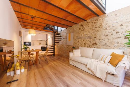 Barri Vell Apartment | Bravissimo Ballesteries 40, Barri Vell duplex