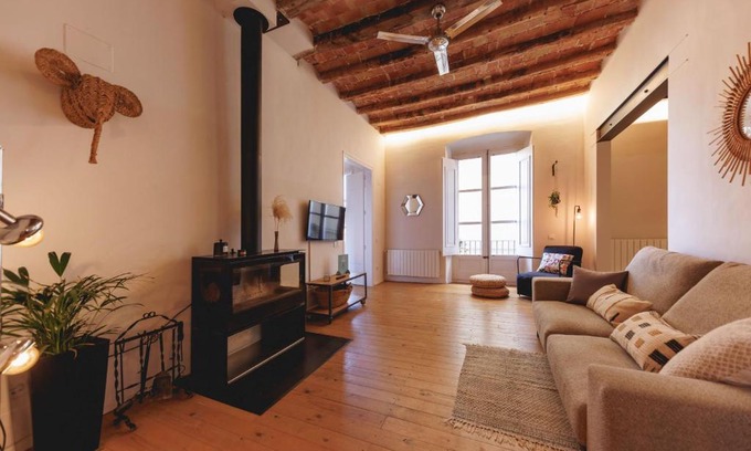 el Mercadal Apartment | Cozy Stay at Bravissimo Carrer Nou: Child-Friendly Retreat