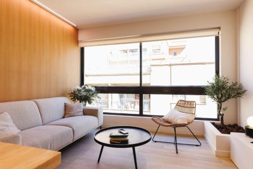 Eixample Apartment | Modern 2-Bedroom Apartment at Bravissimo Centre - Family Friendly