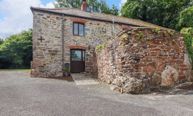 St Wenn Cottage | BRAY COTTAGE, pet friendly, with open fire in Winnard's Perch