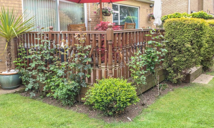 Selby Cottage | BRAYTON RETREAT, pet friendly, with a garden in Brayton