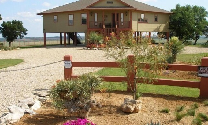 Rio Vista House | Experience Brazos River View with Private Deck & Hot Tub