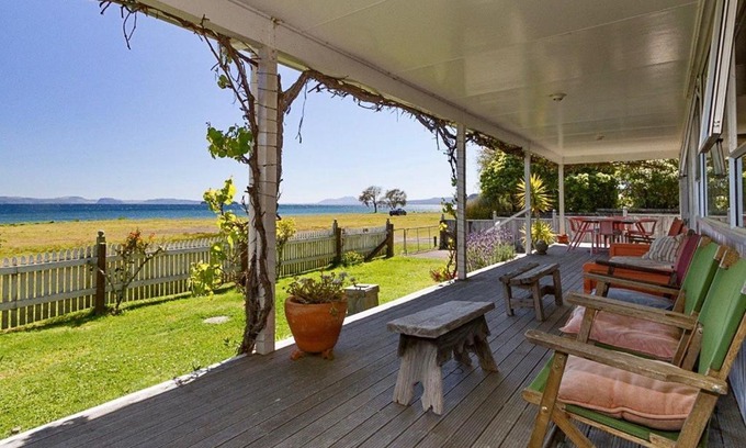 Tauranga Taupo House | Discover Breachmor: Family & Pet-Friendly Lakefront Retreat
