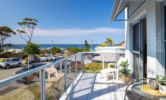 Mollymook Apartment | Experience Breakers 6: Oceanfront Bliss in Mollymook