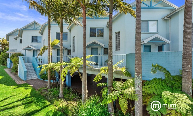 Mollymook Apartment | Relax at Breakers 7: Oceanfront Getaway with Pool & Spa