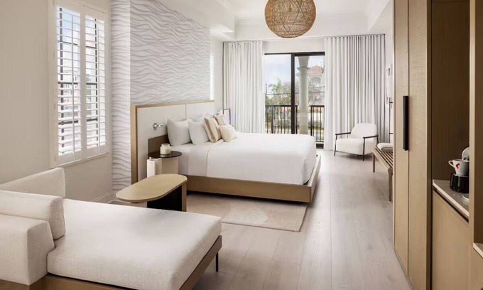 St. Pete Beach Hotel | Relaxing Retreat: Ocean View, Pool & Dog Beach Access