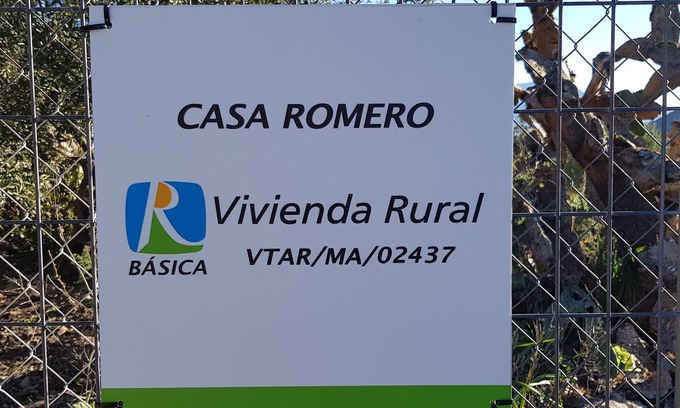 Riogordo Villa | Unforgettable Finca Villa Riogordo: Views & Spa Awaits!