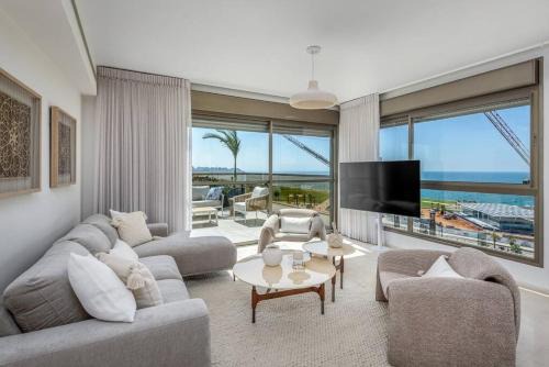 Kerem HaTeimanim Apartment | Seafront 4BR Duplex with Ocean Views for Your Getaway