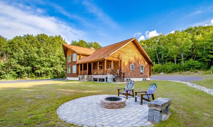 Center Conway Cabin | Scenic Cabin Retreat with Amazing Views & Family Amenities