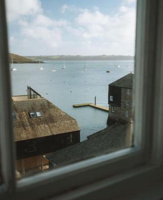 Mylor Churchtown House | Pet-Friendly Haven: The Old Fishermans Townhouse Awaits
