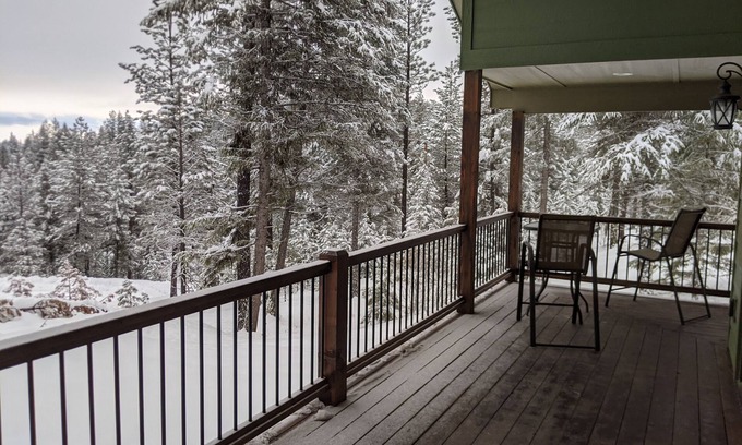 New Meadows House | Idyllic Lodge in New Meadows with Spectacular Views