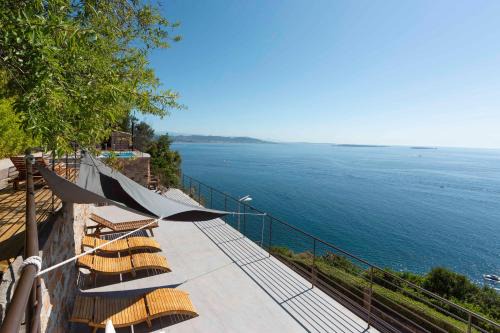 Theoule-sur-Mer Villa | Elegant Villa with Ocean Views and Pool in Théoule sur Mer