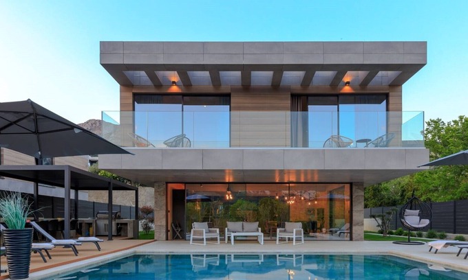 Baska Villa | Indulge in Villa LorKia: Infinity Pool & Wellness Retreat