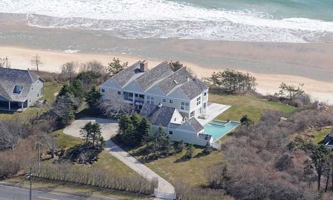Montauk House | Oceanfront Retreat with Pool and Spa - Rated 10/10!