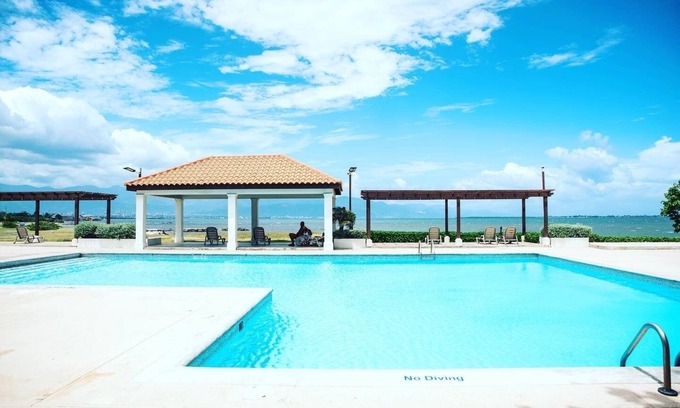 Portmore House | Scenic Oceanfront Retreat with Family-Friendly Amenities