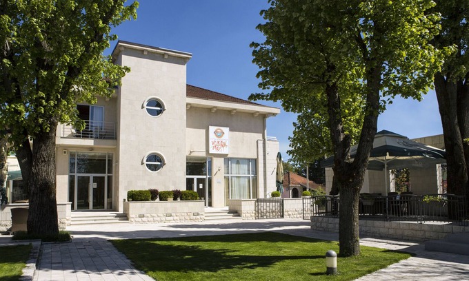 Niksic Apartment | Inviting One-Bedroom Apartment at Hotel Vukov Most