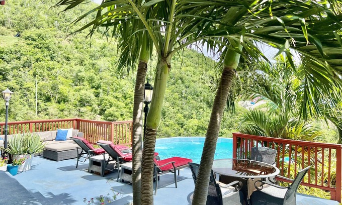 South Coast Apartment | Experience Breathtaking Ocean Views at Our Luxury Villa