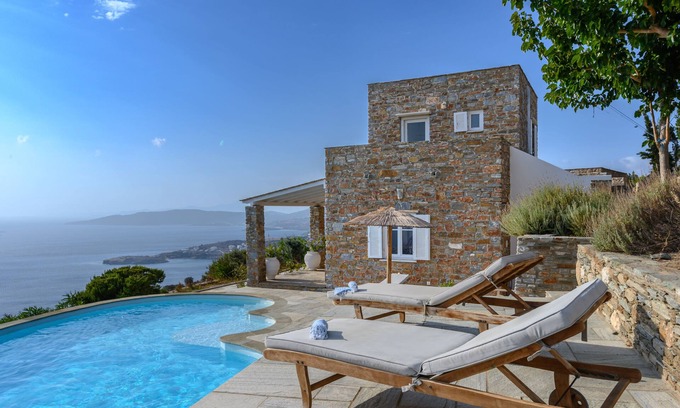 Kato Aprovatou House | Unforgettable Sea Views - Poolside Retreat for 14 Guests