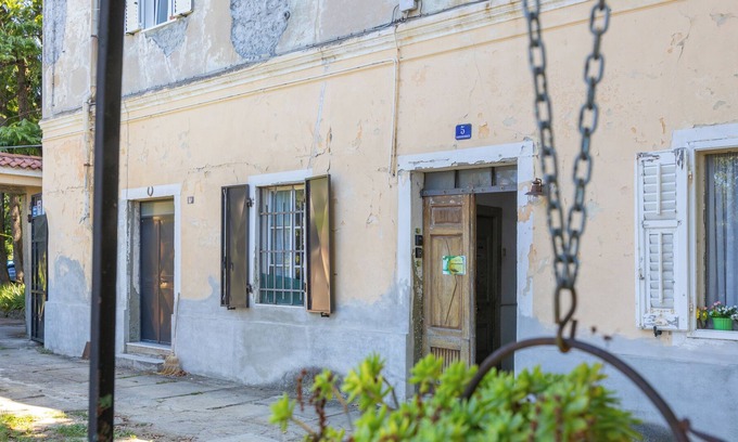 San Giovanni-Chiadino-Rozzol Apartment | Breathtaking view of the infinite sea, an oasis of peace in the greenery