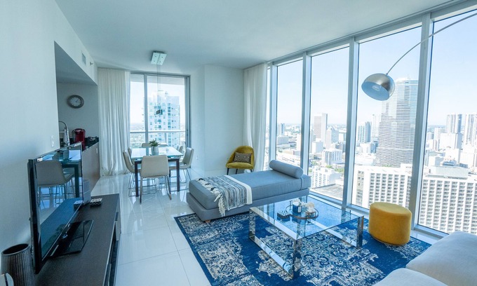 Downtown Miami Condo | Idyllic Escape with Breathtaking Views and Pool Access