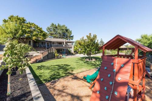 Lafayette Villa | Scenic Executive Lafayette Family Home with Pet-Friendly Perks