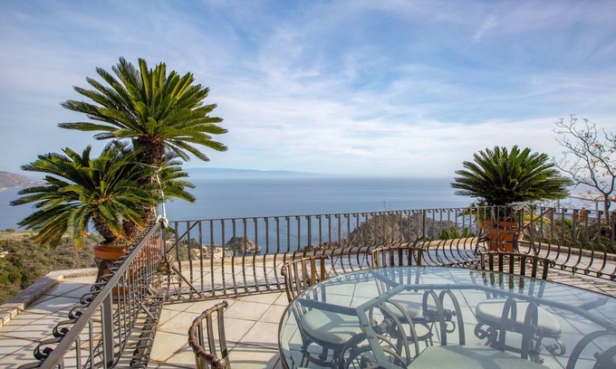 Taormina Apartment | Serene Retreat with Spectacular Views Near Taormina's Heart