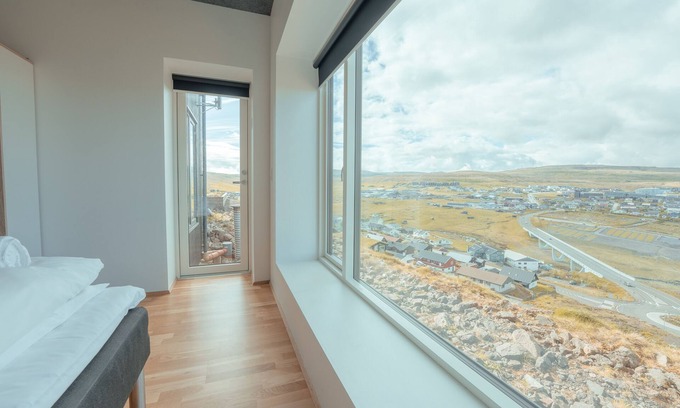 Streymoy Apartment | Scenic Retreat - 4-Star Comfort with Breathtaking Views