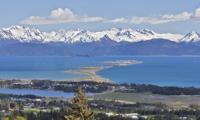 Homer Apartment | Unforgettable Kachemak Bay Views with Oceanfront Amenities