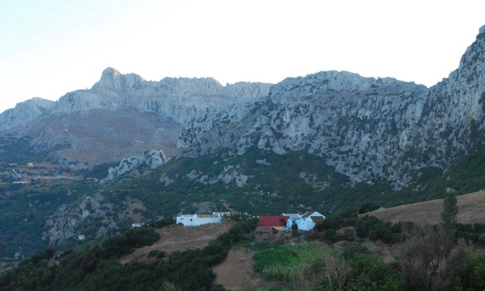 Allyene Bed & Breakfast | Exclusive Oceanfront Retreat with Breathtaking Mountain Views