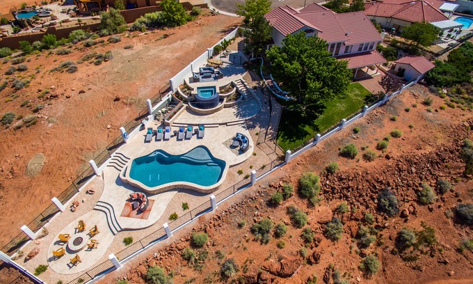 Page House | Stunning Private Home with Pool and Lake Views - 10/10 Rating