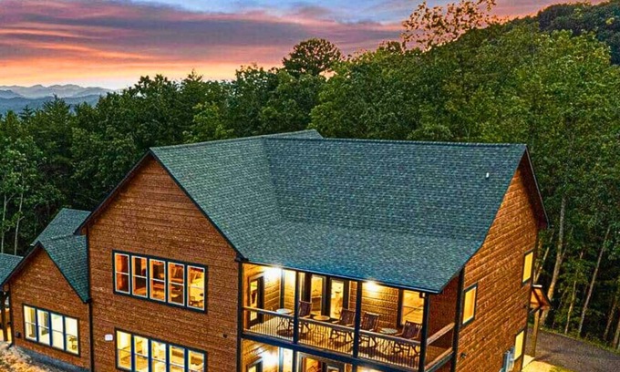Sevierville House | Mountain Retreat with Pool, Game Room & Incredible Views